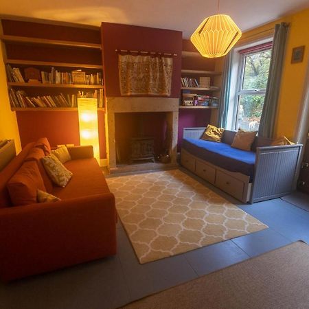 Beautiful Riverside Home, Hebden Bridge, Woodland Views, Sleeps 2 - 9 Kültér fotó