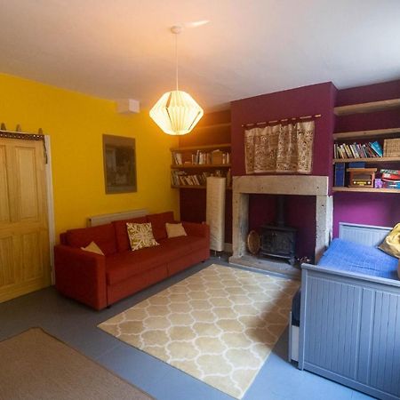 Beautiful Riverside Home, Hebden Bridge, Woodland Views, Sleeps 2 - 9 Kültér fotó