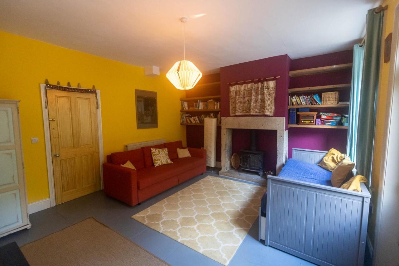Beautiful Riverside Home, Hebden Bridge, Woodland Views, Sleeps 2 - 9 Kültér fotó