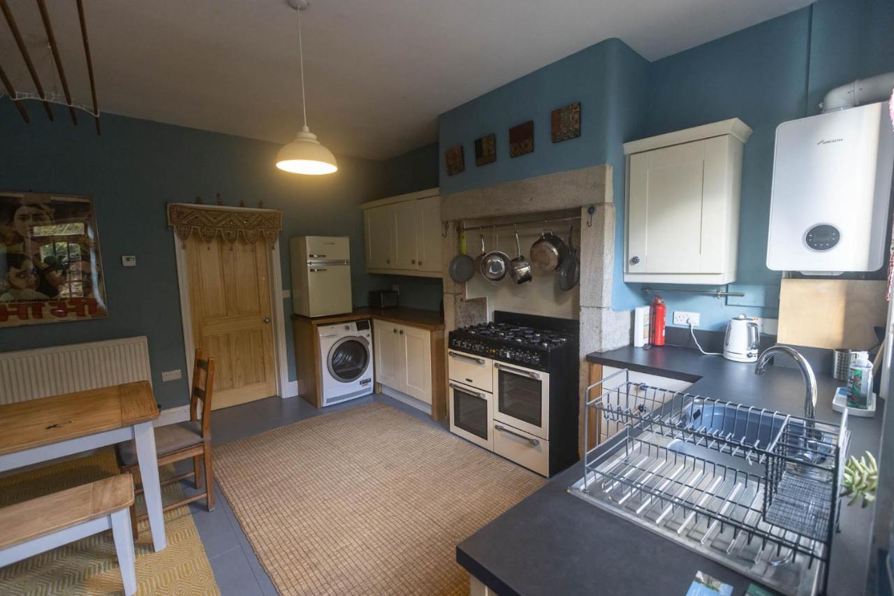 Beautiful Riverside Home, Hebden Bridge, Woodland Views, Sleeps 2 - 9 Kültér fotó