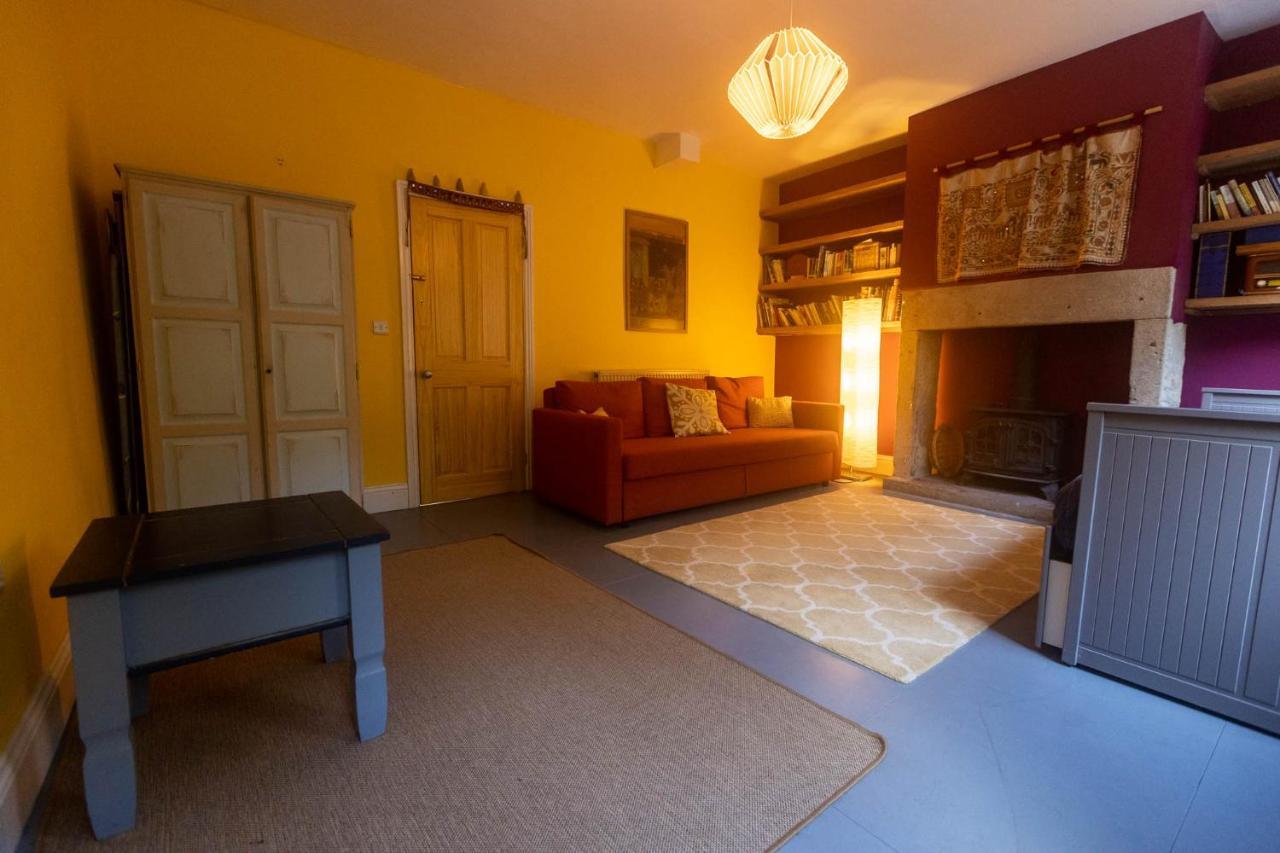 Beautiful Riverside Home, Hebden Bridge, Woodland Views, Sleeps 2 - 9 Kültér fotó
